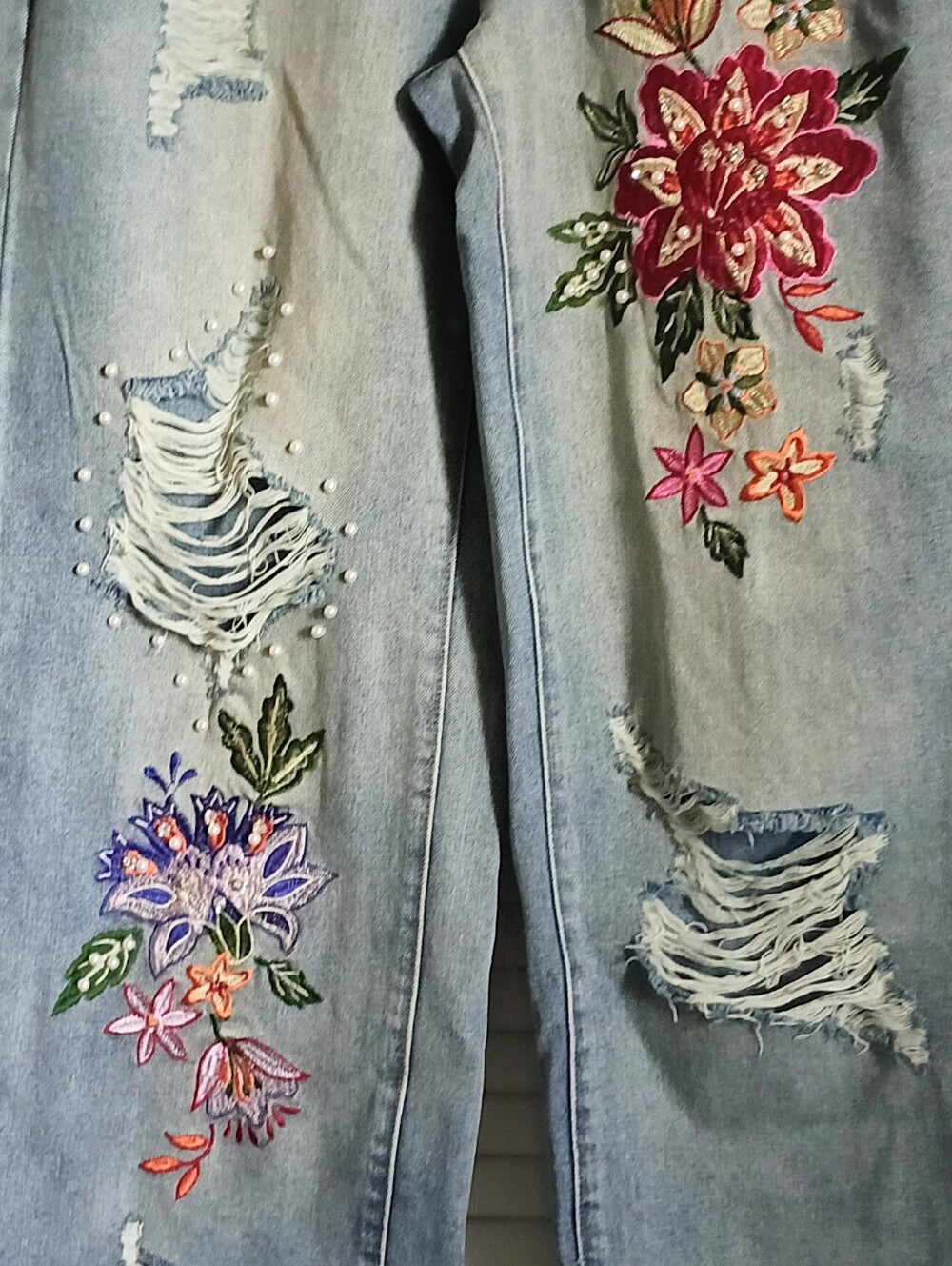 NEW Bohemela Light Distressed Wash Embroidered Embellished Loose Fit Jeans (26 - Picture 5 of 12